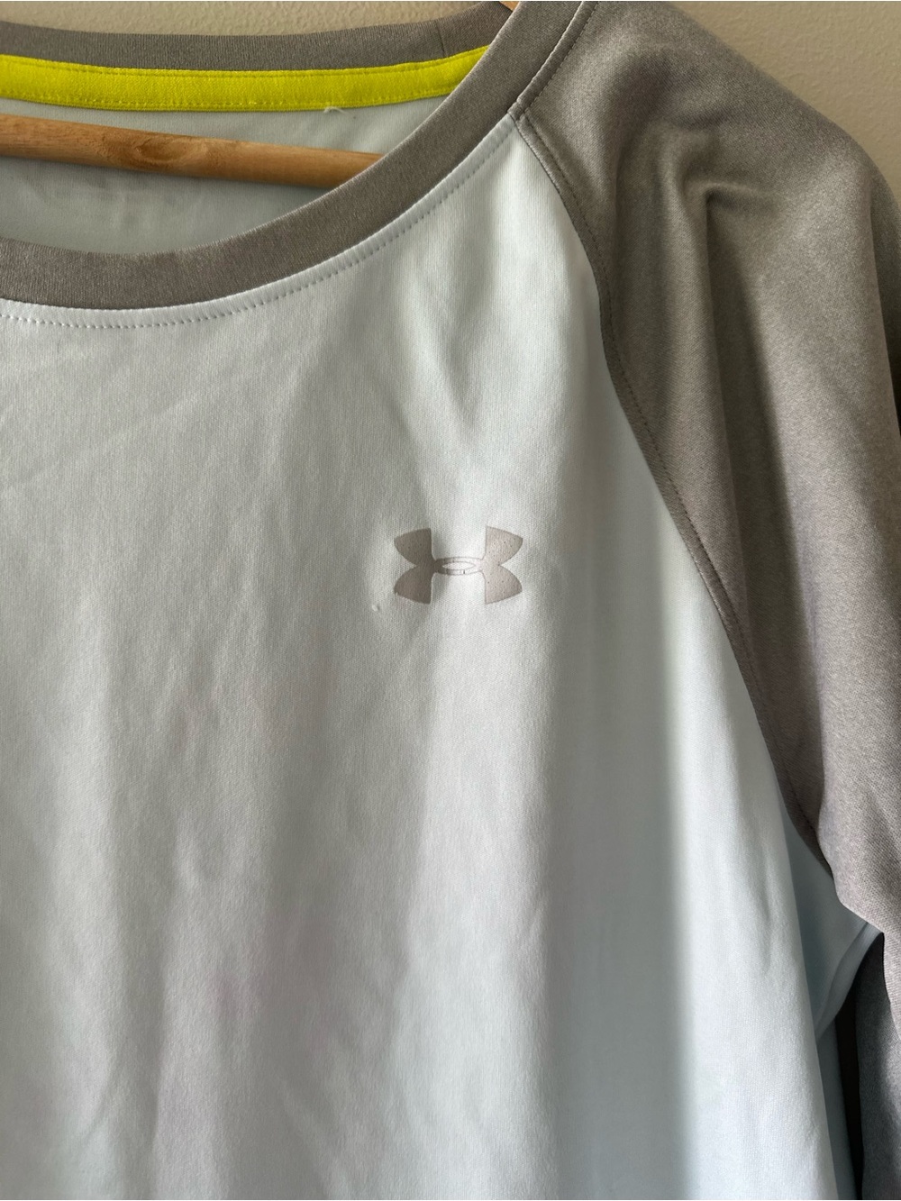 Under Armour Women's Light Blue and Gray size S Athletic Long Sleeve Top - Picture 3 of 4